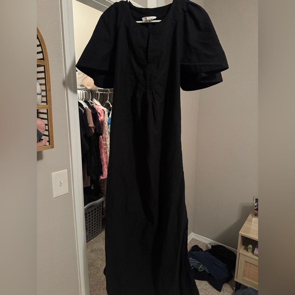Pomander Place Classic Black Apparel